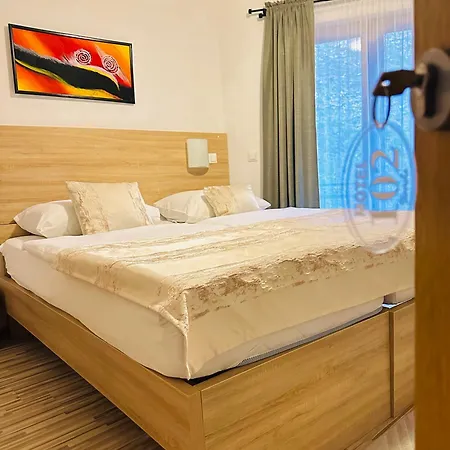 Stovrela モーテル ツァジン