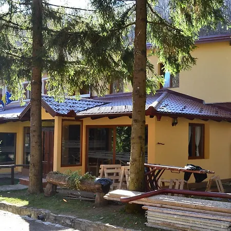 Stovrela モーテル